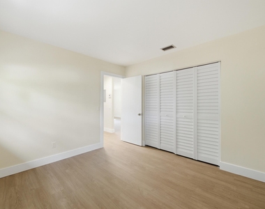 353 Wickline Boulevard - Photo Thumbnail 17