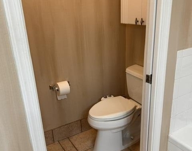 8884 Shoal Creek Lane - Photo Thumbnail 22