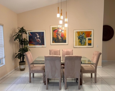 8884 Shoal Creek Lane - Photo Thumbnail 11