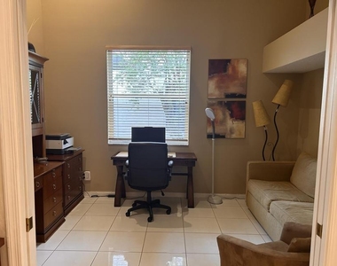 8884 Shoal Creek Lane - Photo Thumbnail 14