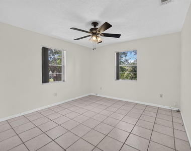 708 Sw Gardens Boulevard - Photo Thumbnail 26