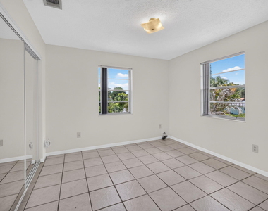 708 Sw Gardens Boulevard - Photo Thumbnail 30