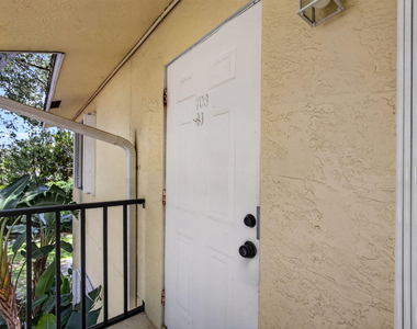 708 Sw Gardens Boulevard - Photo Thumbnail 8