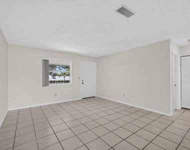 708 Sw Gardens Boulevard - Photo Thumbnail 12