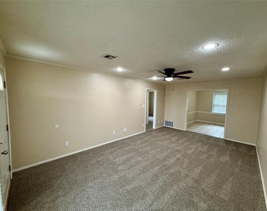 1728 Hasley Drive - Photo Thumbnail 6