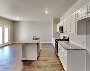 4412 Ne 123rd Street - Photo Thumbnail 3