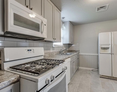 641 Sw 15th Street - Photo Thumbnail 14