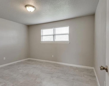 641 Sw 15th Street - Photo Thumbnail 16