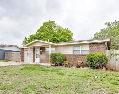 641 Sw 15th Street - Photo Thumbnail 2
