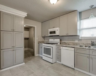 641 Sw 15th Street - Photo Thumbnail 10