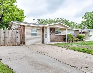 641 Sw 15th Street - Photo Thumbnail 1