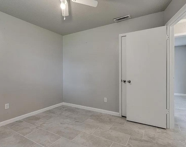 641 Sw 15th Street - Photo Thumbnail 21
