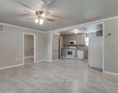 641 Sw 15th Street - Photo Thumbnail 7