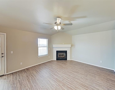 17657 Macarthur Park Drive - Photo Thumbnail 2