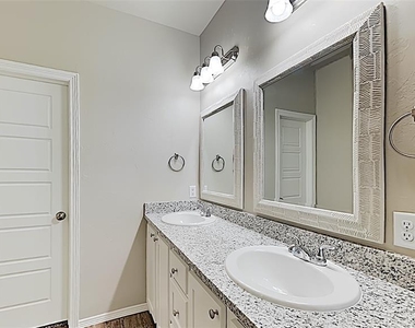 17657 Macarthur Park Drive - Photo Thumbnail 9