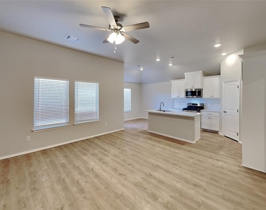 9109 Nw 127th Terrace - Photo Thumbnail 3