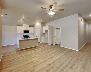9109 Nw 127th Terrace - Photo Thumbnail 4