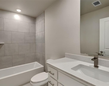 9109 Nw 127th Terrace - Photo Thumbnail 13