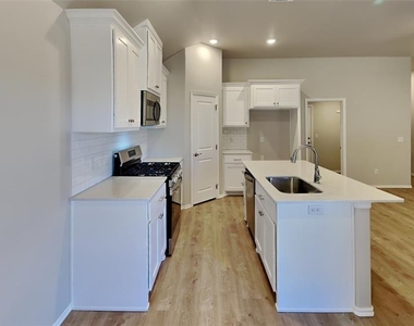 9109 Nw 127th Terrace - Photo Thumbnail 6