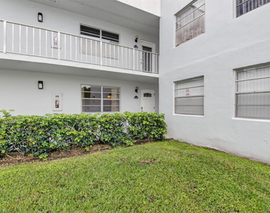 111 Normandy Lane - Photo Thumbnail 8