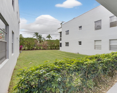 111 Normandy Lane - Photo Thumbnail 9