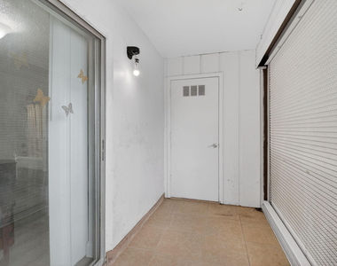 111 Normandy Lane - Photo Thumbnail 6