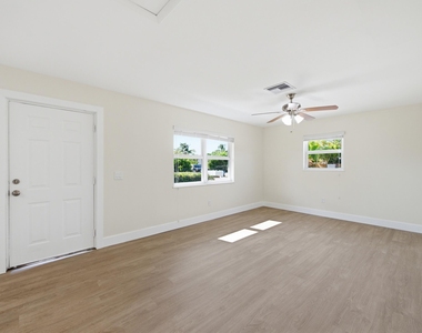 349 Wickline Boulevard - Photo Thumbnail 6
