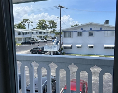 1980 Sunset Avenue - Photo Thumbnail 5