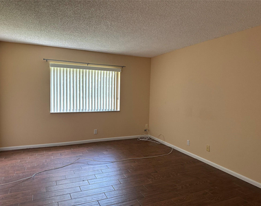 310 Racquet Club Road - Photo Thumbnail 4