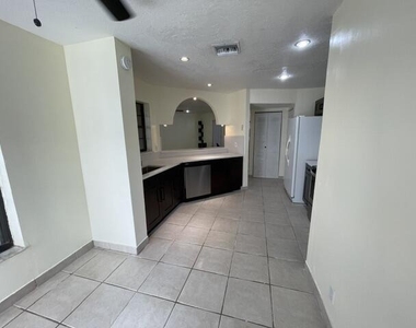 9321 W Sunrise Boulevard - Photo Thumbnail 3