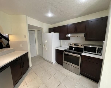 9321 W Sunrise Boulevard - Photo Thumbnail 1