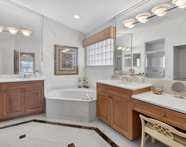 5256 Glenville Drive - Photo Thumbnail 32