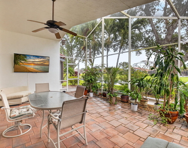 5256 Glenville Drive - Photo Thumbnail 9