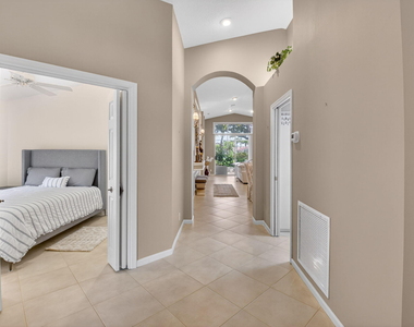 5256 Glenville Drive - Photo Thumbnail 6