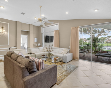 5256 Glenville Drive - Photo Thumbnail 16