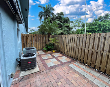 1460 Ne 18th Street - Photo Thumbnail 13