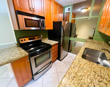 1460 Ne 18th Street - Photo Thumbnail 3
