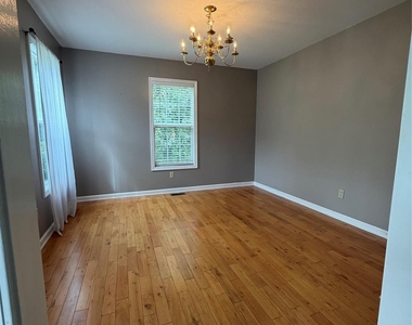 113 Lakeside Drive - Photo Thumbnail 6
