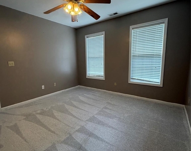 113 Lakeside Drive - Photo Thumbnail 22