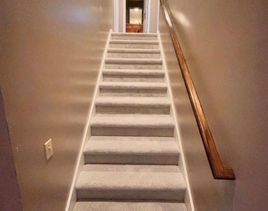 113 Lakeside Drive - Photo Thumbnail 2