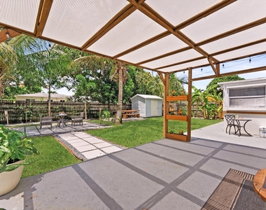 350 Forest Hill Boulevard - Photo Thumbnail 13