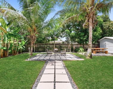350 Forest Hill Boulevard - Photo Thumbnail 27