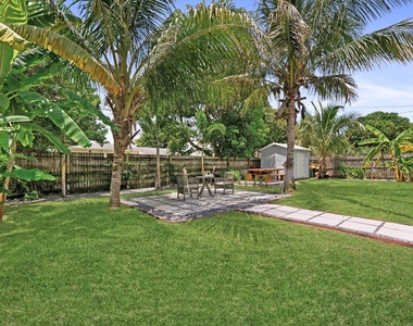 350 Forest Hill Boulevard - Photo Thumbnail 19