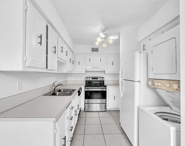 13721 Flora Place - Photo Thumbnail 5