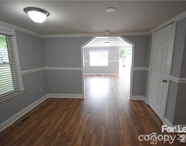 1077 Henderson Street - Photo Thumbnail 18