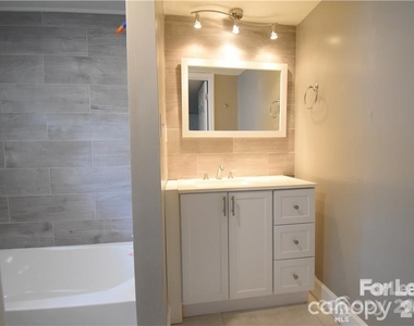 1077 Henderson Street - Photo Thumbnail 2