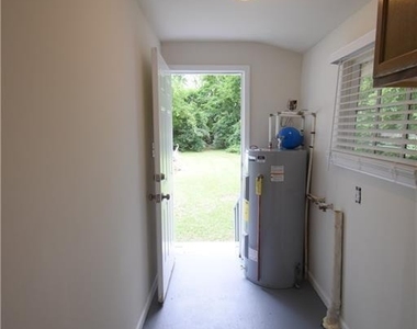 1077 Henderson Street - Photo Thumbnail 23