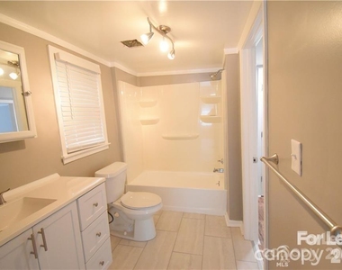 1077 Henderson Street - Photo Thumbnail 12