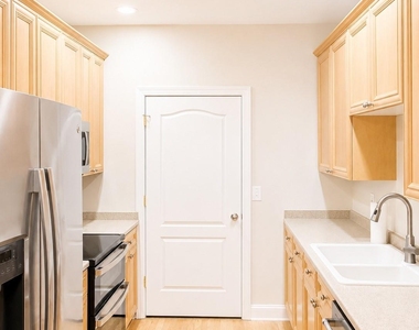 785 Magnolia Avenue - Photo Thumbnail 5