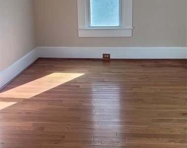 212 E Bell Street - Photo Thumbnail 1